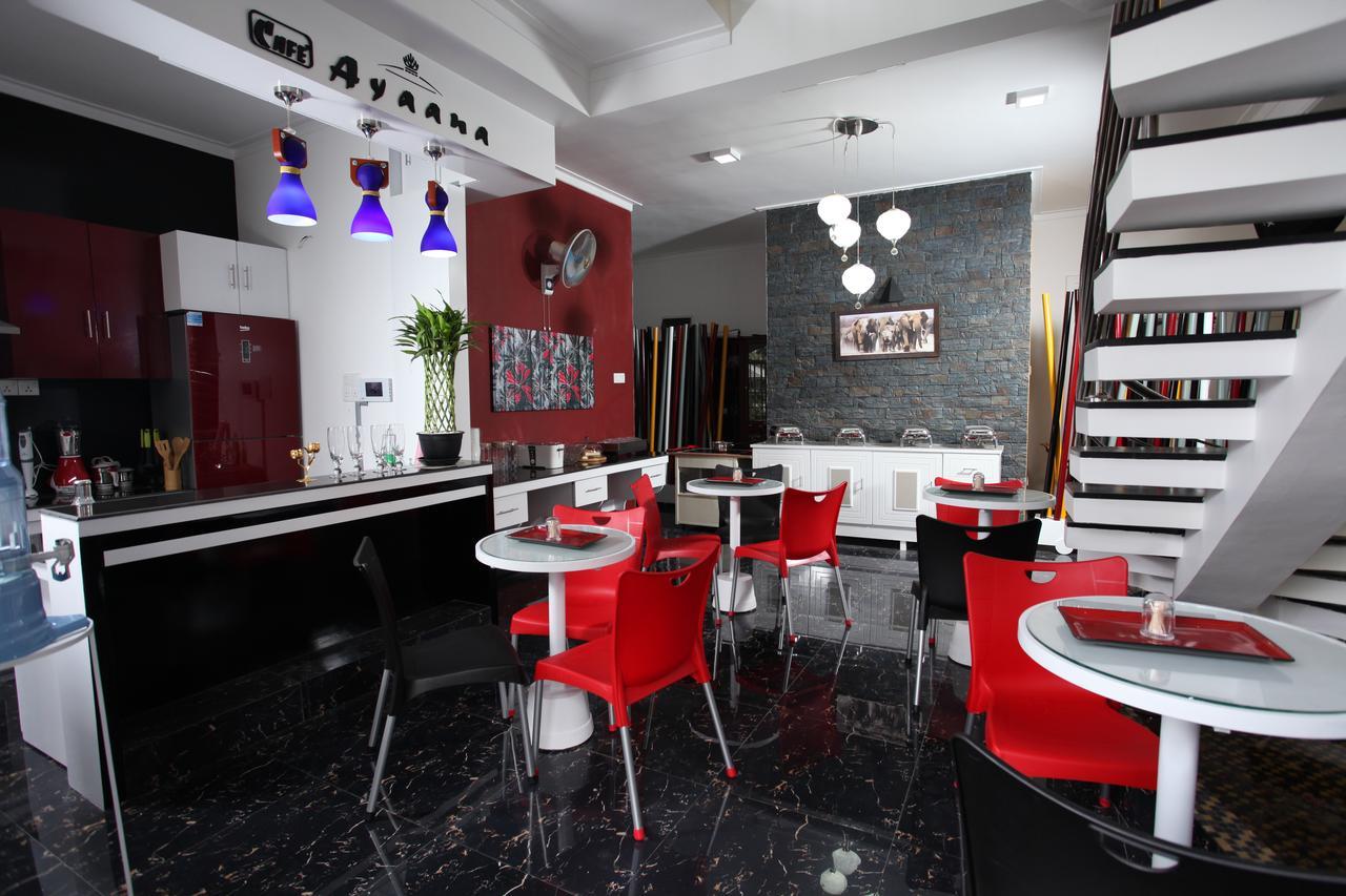 Ayaana Boutique Hotel Канди Экстерьер фото
