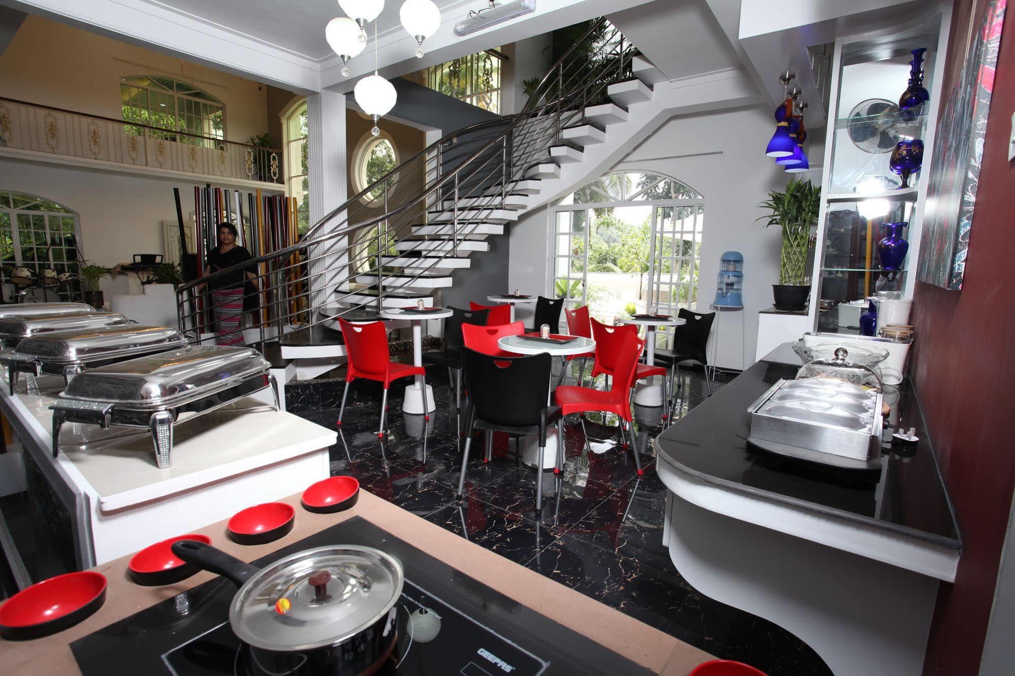 Ayaana Boutique Hotel Канди Экстерьер фото