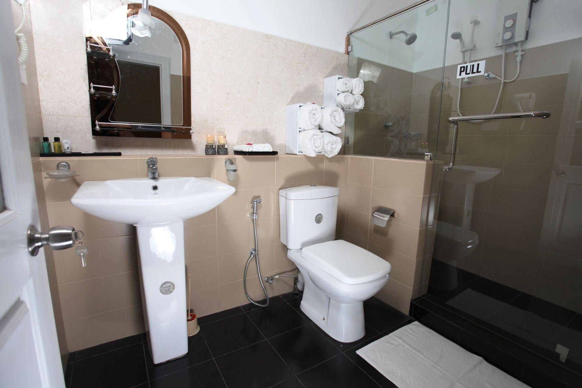 Ayaana Boutique Hotel Канди Экстерьер фото
