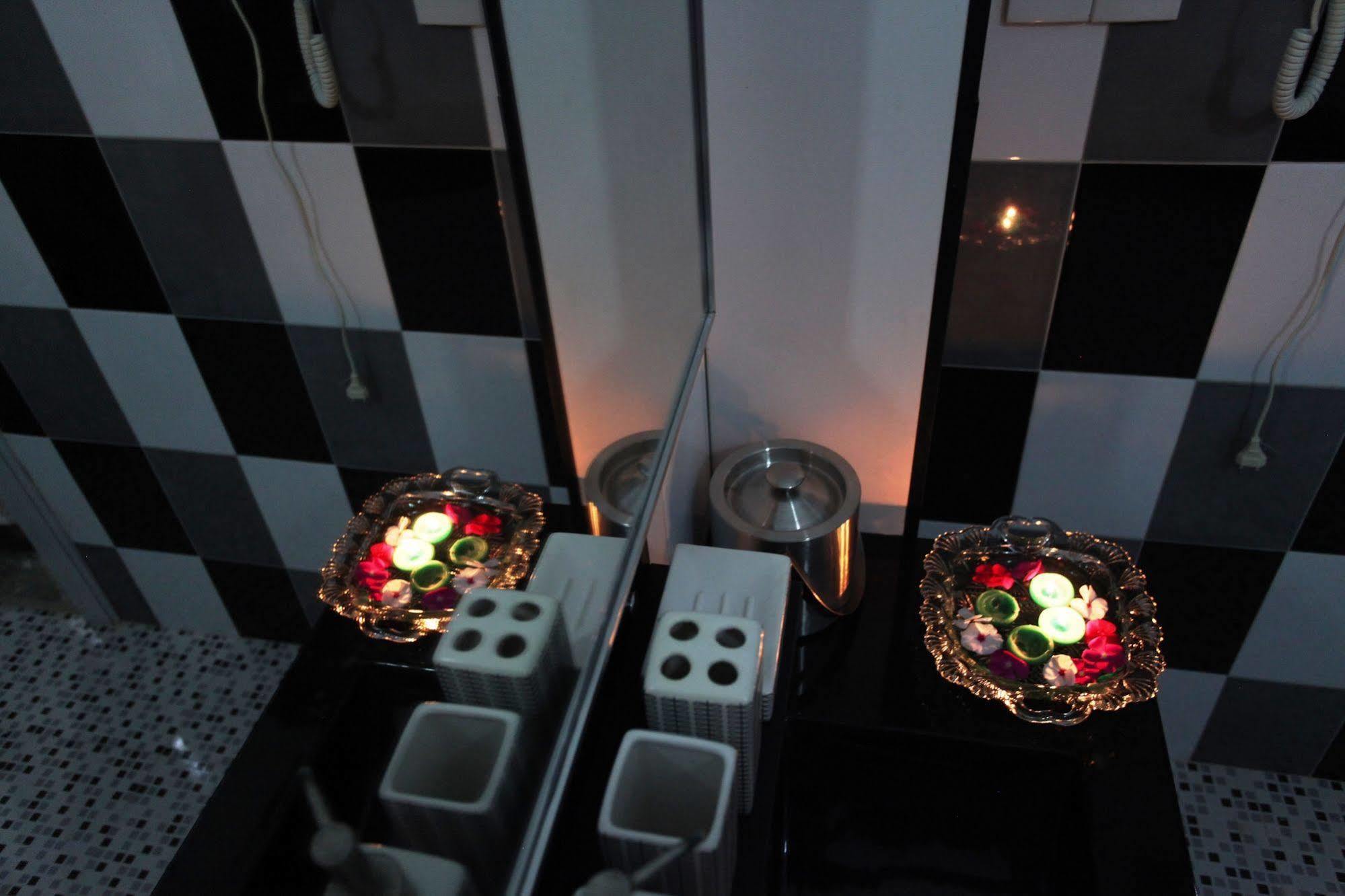 Ayaana Boutique Hotel Канди Экстерьер фото
