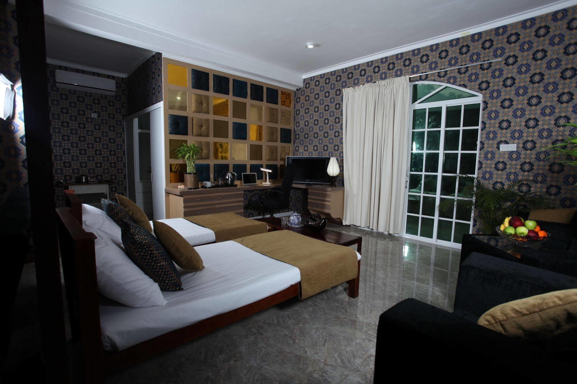 Ayaana Boutique Hotel Канди Экстерьер фото